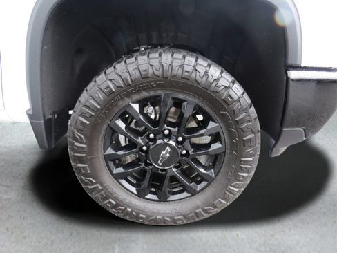 Certified 2025 Chevrolet Silverado 2500 LTZ w/ LTZ Plus Package AWD/4WD image 14