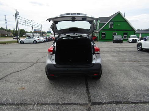 Used 2020 Nissan Kicks SV FWD image 7