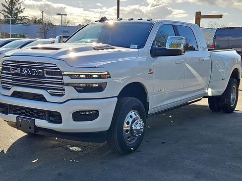 New 2026 RAM 3500 Laramie AWD/4WD image 3