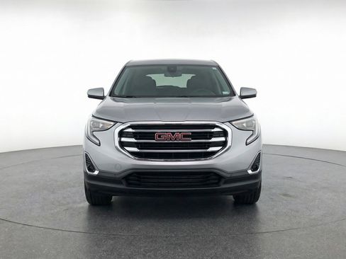 Used 2024 GMC Terrain SLE FWD image 2