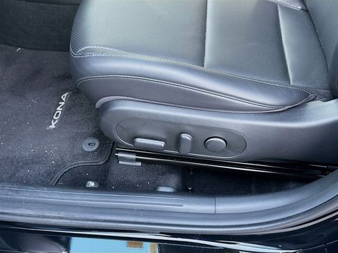 Used 2024 Hyundai Kona Limited image 16