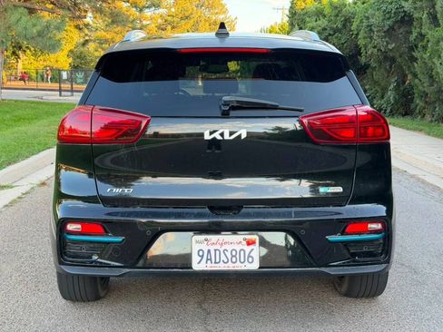 Used 2022 Kia Niro EX Premium FWD image 5