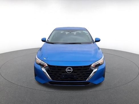 Used 2025 Nissan Sentra SV image 4