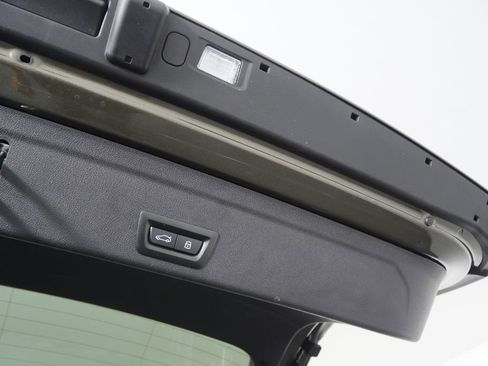 Certified 2025 BMW X6 xDrive40i w/ Premium Package image 18