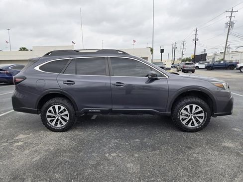 Used 2022 Subaru Outback Premium AWD/4WD image 4