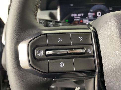 Used 2026 GMC Acadia AT4 w/ LPO, All-Weather Package image 9