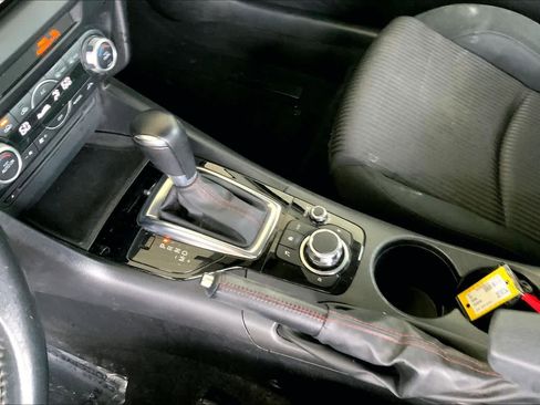 Used 2015 MAZDA MAZDA3 i Touring w/ Technology Package image 16