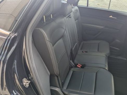 Used 2022 Volkswagen Atlas Cross Sport SEL R-Line image 21