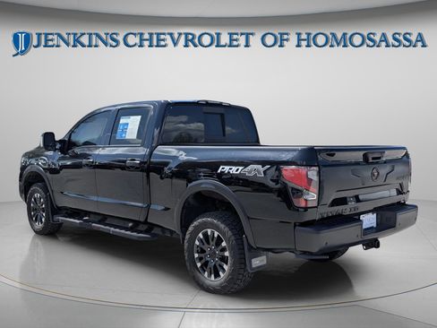 Used 2024 Nissan Titan PRO-4X w/ Pro-4x Convenience Package image 8