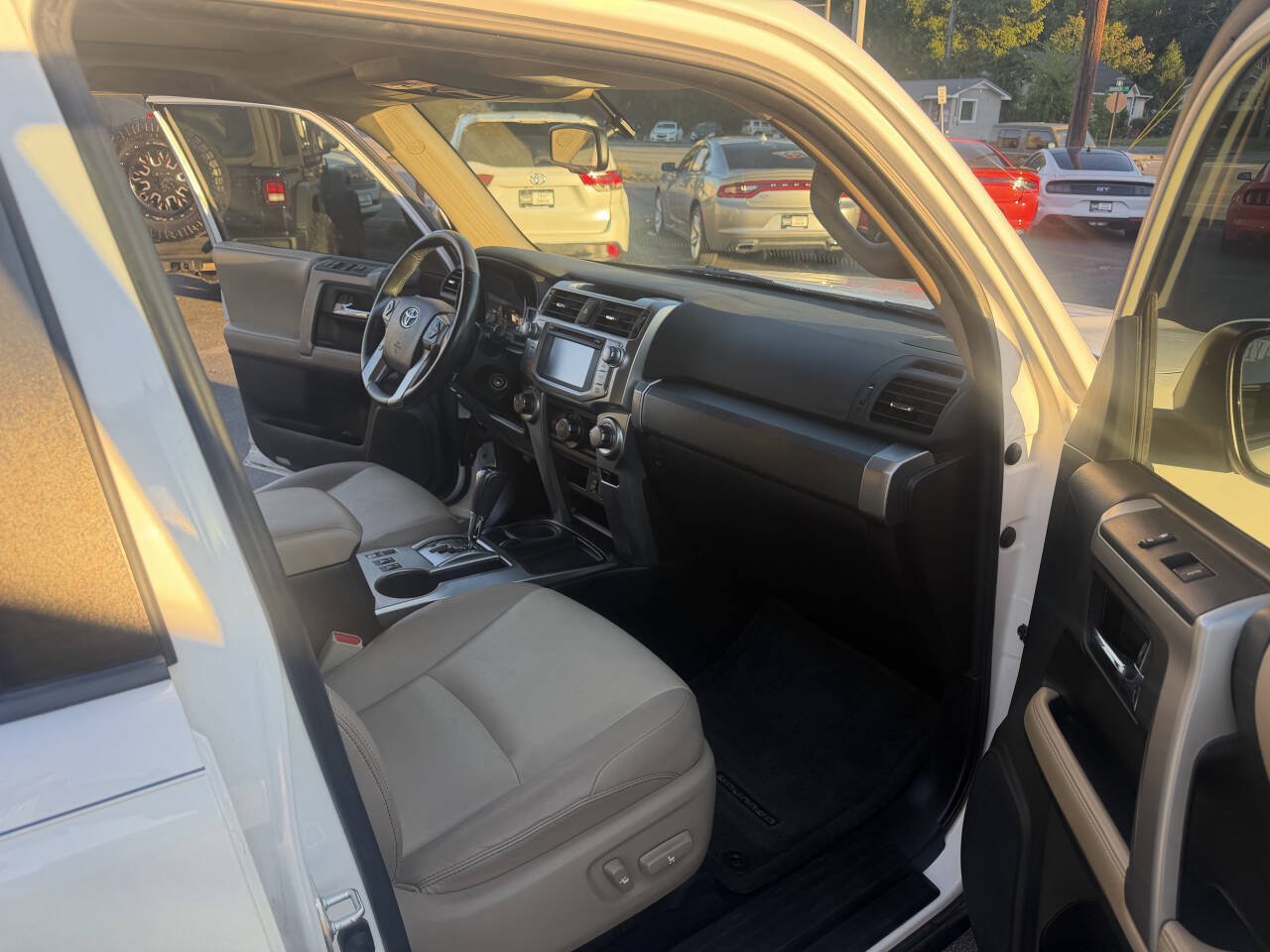 Used 2016 Toyota 4Runner SR5 Premium RWD image 14
