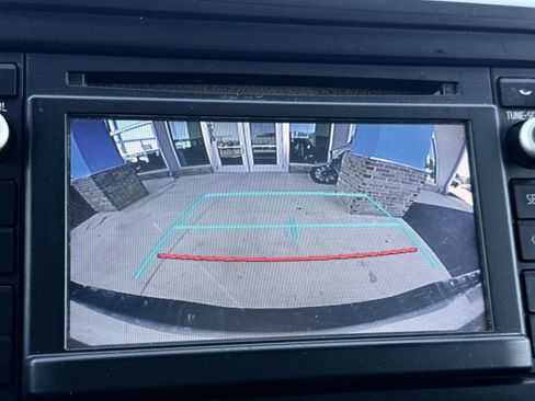 Used 2017 Toyota Tacoma SR image 34