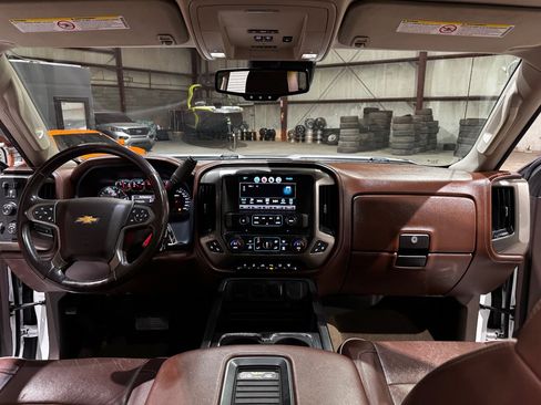Used 2016 Chevrolet Silverado 2500 High Country w/ Duramax Plus Package image 28