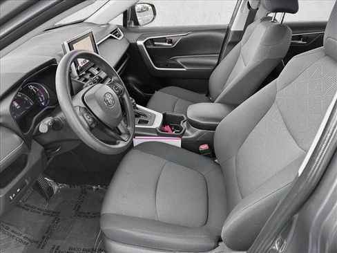 Used 2025 Toyota RAV4 XLE AWD/4WD image 11