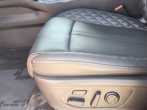 Certified 2023 Kia Sorento SX image 24