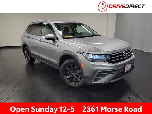 Used 2022 Volkswagen Tiguan SE AWD/4WD image 1