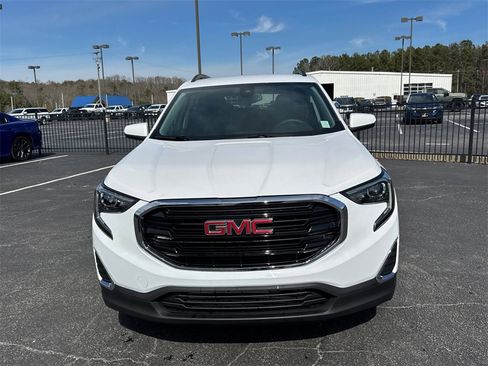 Used 2020 GMC Terrain SLE w/ Driver Convenience Package image 3