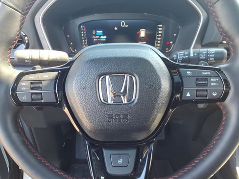 Used 2025 Honda Pilot Black Edition image 17