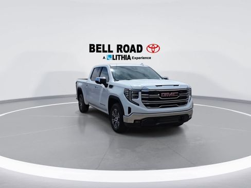 Used 2025 GMC Sierra 1500 SLT image 2