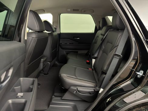 New 2026 Nissan Pathfinder SL image 15