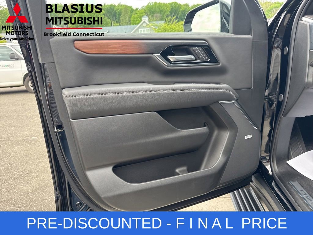 Used 2026 GMC Yukon Denali w/ Sun & Power Step Package AWD/4WD image 20