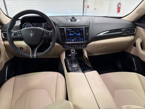 Used 2022 Maserati Levante GT AWD/4WD image 27