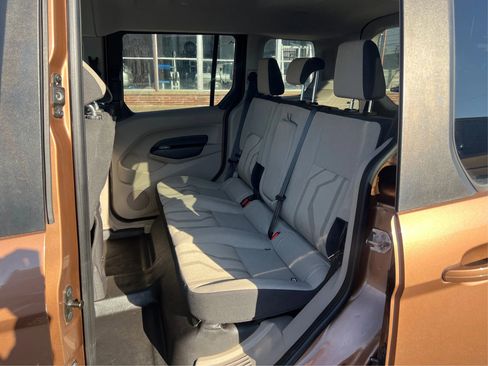 Used 2014 Ford Transit Connect XLT image 13