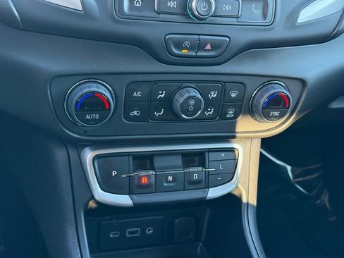 Used 2023 GMC Terrain SLE w/ Driver Convenience Package image 25