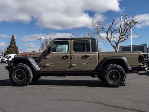 Used 2020 Jeep Gladiator Sport w/ Quick Order Package 24S image 4