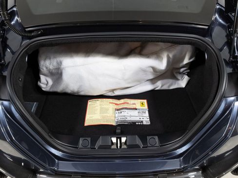 Used 2021 Ferrari Roma image 20