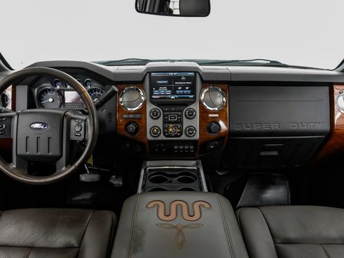 Used 2016 Ford F250 King Ranch w/ FX4 Off-Road Package AWD/4WD image 16
