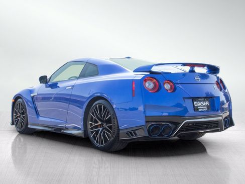 Used 2023 Nissan GT-R Premium AWD/4WD image 3