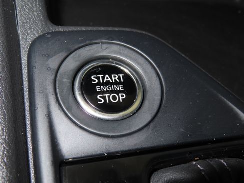 Certified 2025 Nissan Sentra S image 32