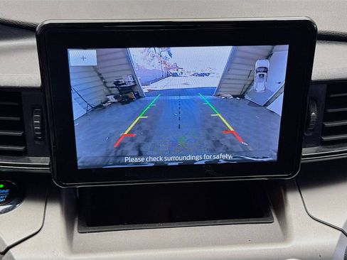 Used 2021 Ford Explorer XLT image 9