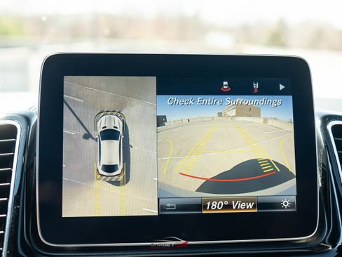 Used 2019 Mercedes-Benz GLE 43 AMG 4MATIC image 32