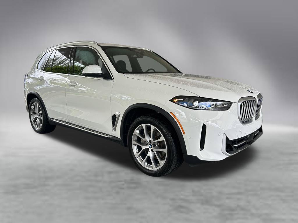 Used 2026 BMW X5 xDrive40i w/ Premium Package AWD/4WD image 2