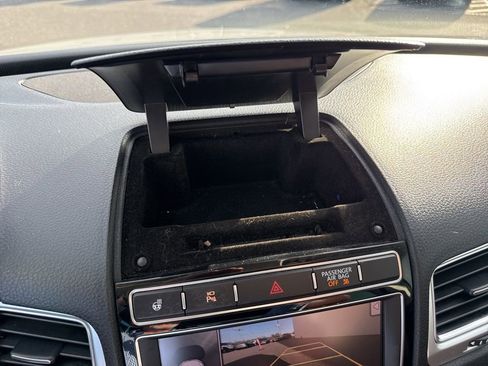 Used 2016 Volkswagen Touareg Executive image 23