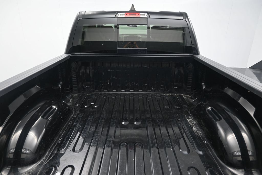 Used 2022 RAM 1500 Laramie AWD/4WD image 16