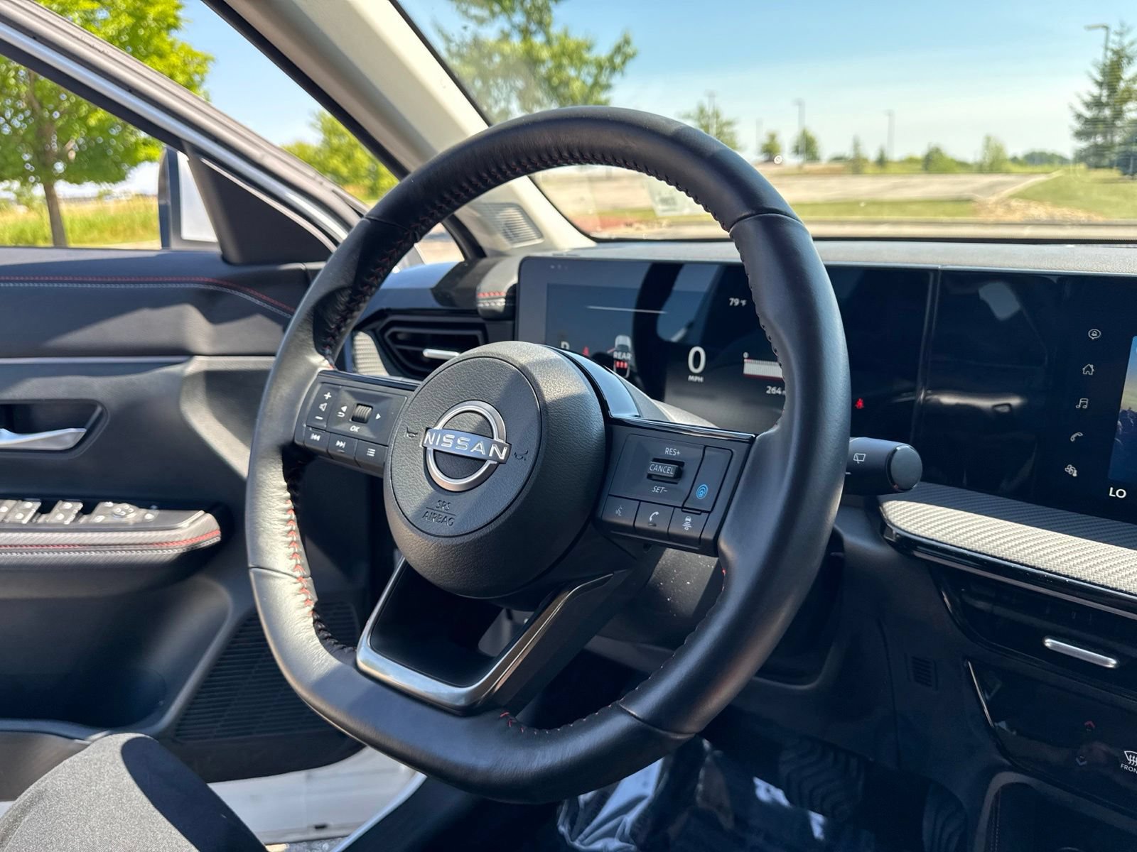 Certified 2025 Nissan Kicks SR FWD image 21