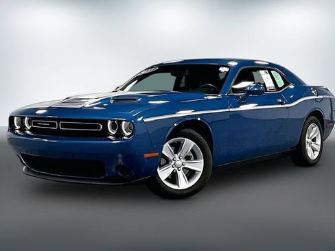 Used 2023 Dodge Challenger SXT RWD image 3