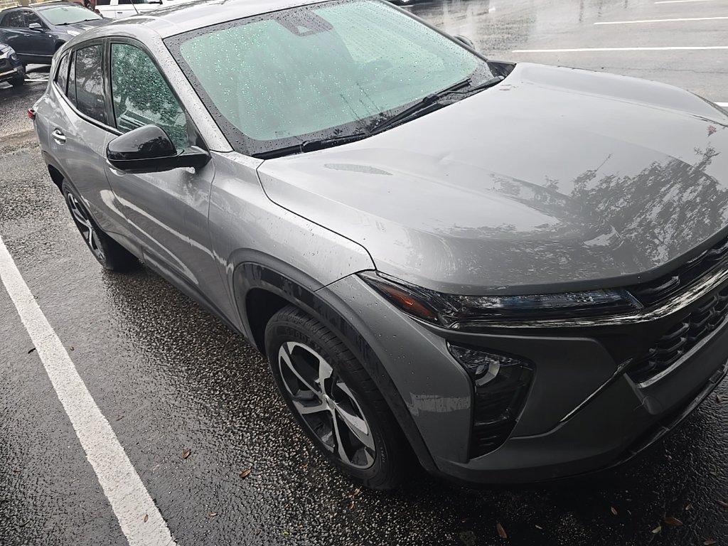 Certified 2024 Chevrolet Trax RS FWD image 3