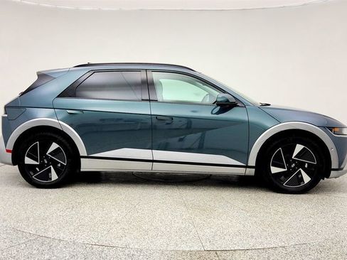 Used 2025 Hyundai Ioniq 5 Limited image 4
