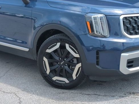 Used 2023 Kia Telluride EX w/ EX Captain's Chair Package AWD/4WD image 2