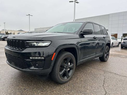 Certified 2023 Jeep Grand Cherokee Limited w/ Black Appearance Package image 1