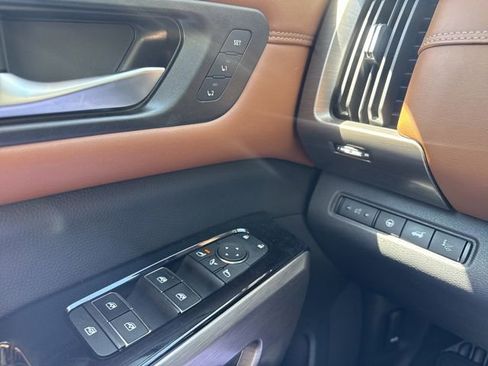 Used 2023 Nissan Pathfinder Platinum w/ Cargo Package AWD/4WD image 20
