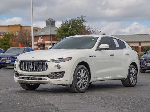 Used 2021 Maserati Levante S image 8