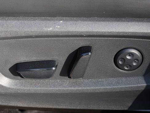 Used 2025 INFINITI QX60 Luxe w/ Black Edition image 17