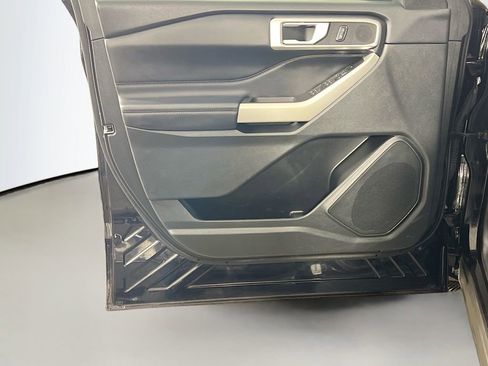 Used 2023 Ford Explorer XLT w/ Class IV Trailer Tow Package image 17