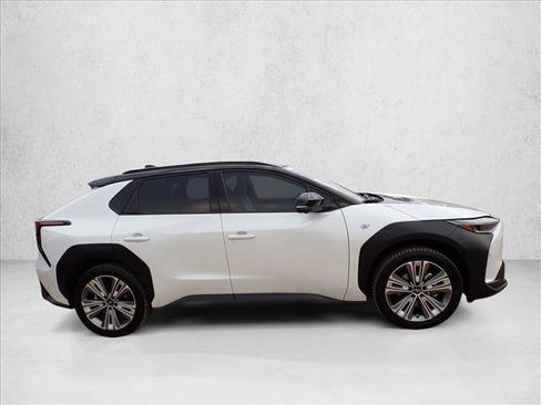 Used 2023 Subaru Solterra AWD image 4