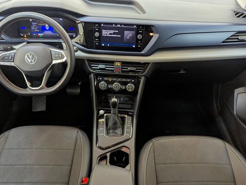 Used 2024 Volkswagen Taos SE image 15