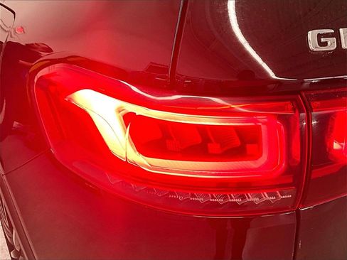 Used 2022 Mercedes-Benz GLB 250 4MATIC image 31